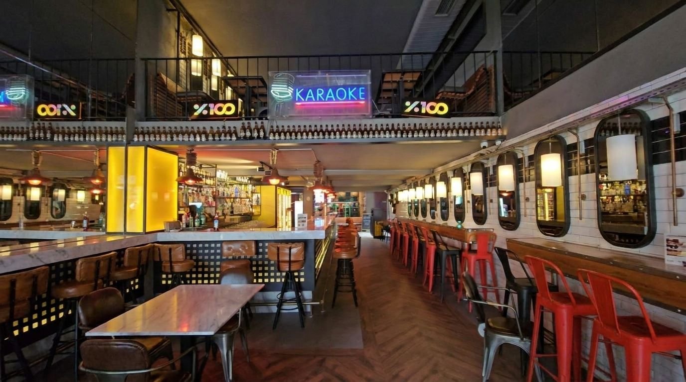 Kafe Açık Alan Oturma Bölümü